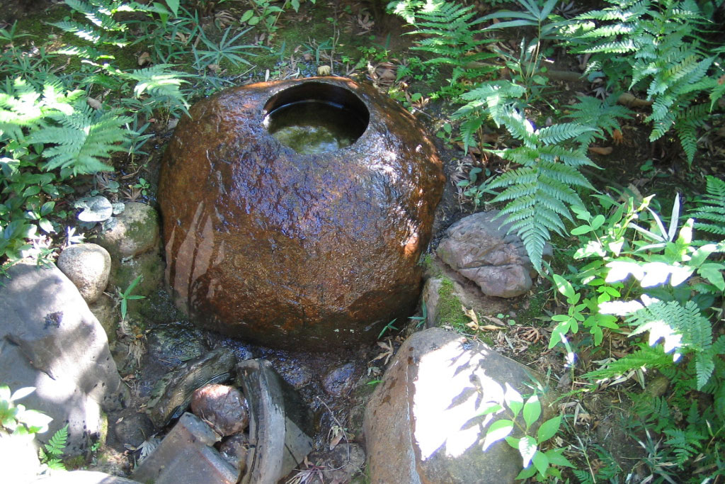 蹲（つくばい）